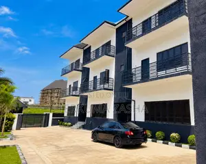 4bdrm Townhouse/Terrace in Lifecamp for sale