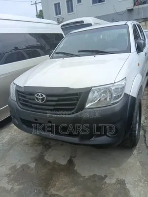 Toyota Hilux 2013 White