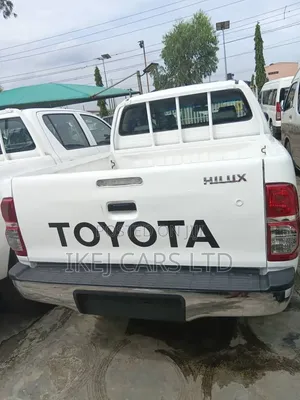 Toyota Hilux 2013 White