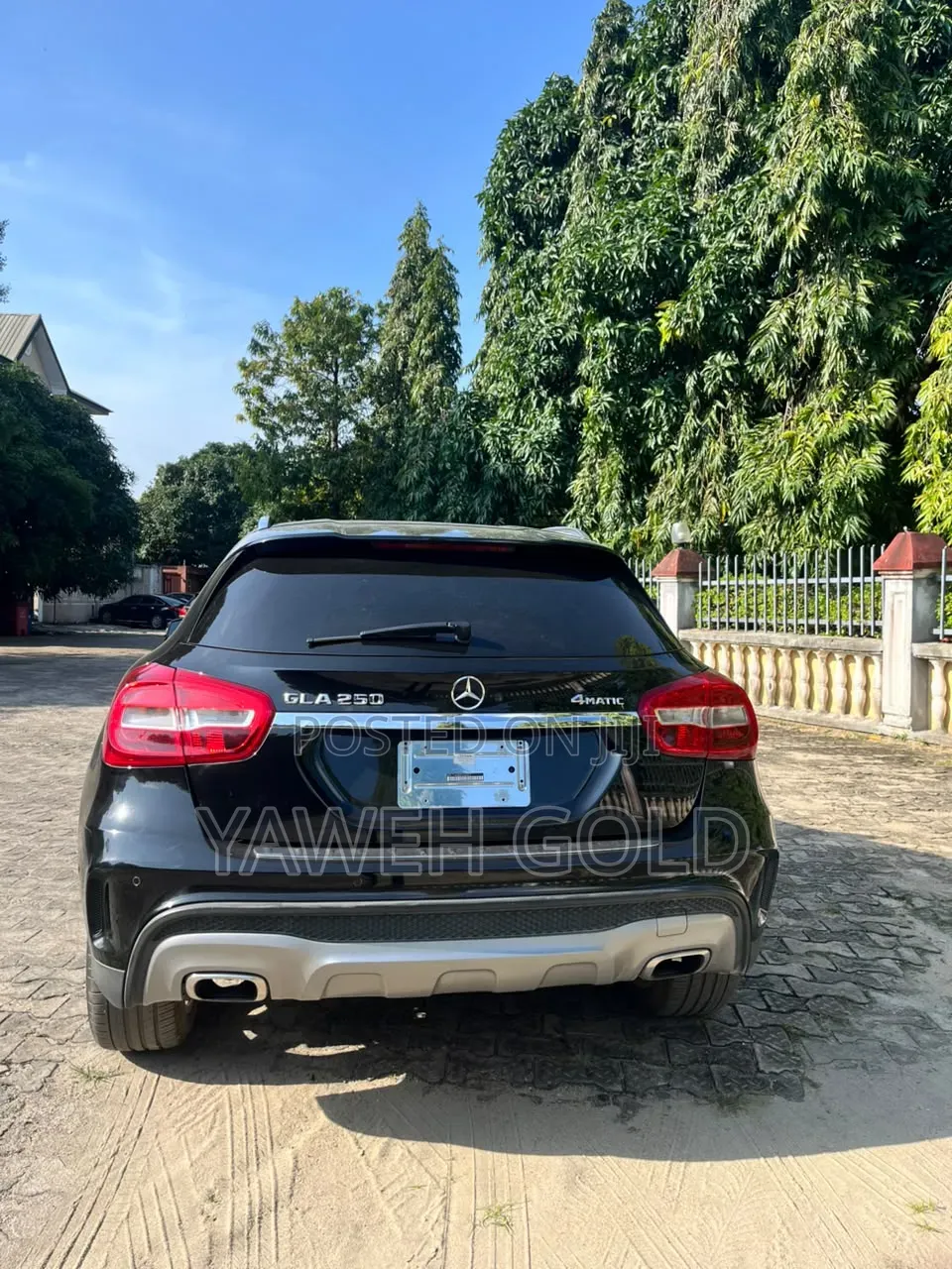 Mercedes-Benz GLK-Class Base GLK 250 BlueTEC 4dr AWD 4MATIC (2.1L 4cyl)