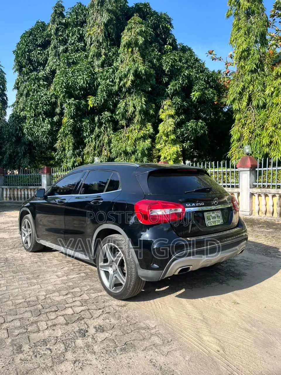 Mercedes-Benz GLK-Class Base GLK 250 BlueTEC 4dr AWD 4MATIC (2.1L 4cyl)