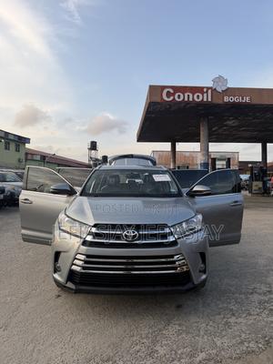 Toyota Highlander XLE V6 4x2 (3.5L 6cyl 6A) 2016 Silver