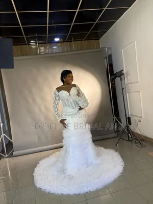 Luxury Hand Beaded Pearl White Wedding Gown for Sale