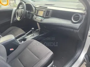 Toyota RAV4 XLE AWD (2.5L 4cyl 6A) 2013 Silver