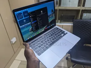 Laptop Apple MacBook Pro 2020 16GB Apple M1 SSD 512GB