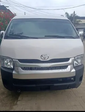Toyota HiAce 2015 White