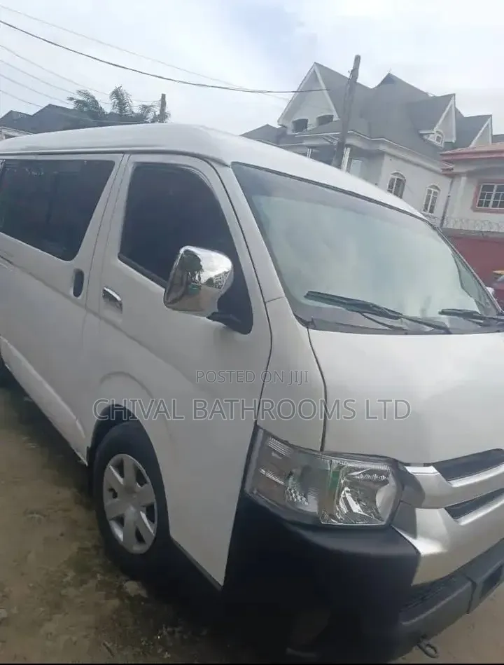 Toyota HiAce 2015 White
