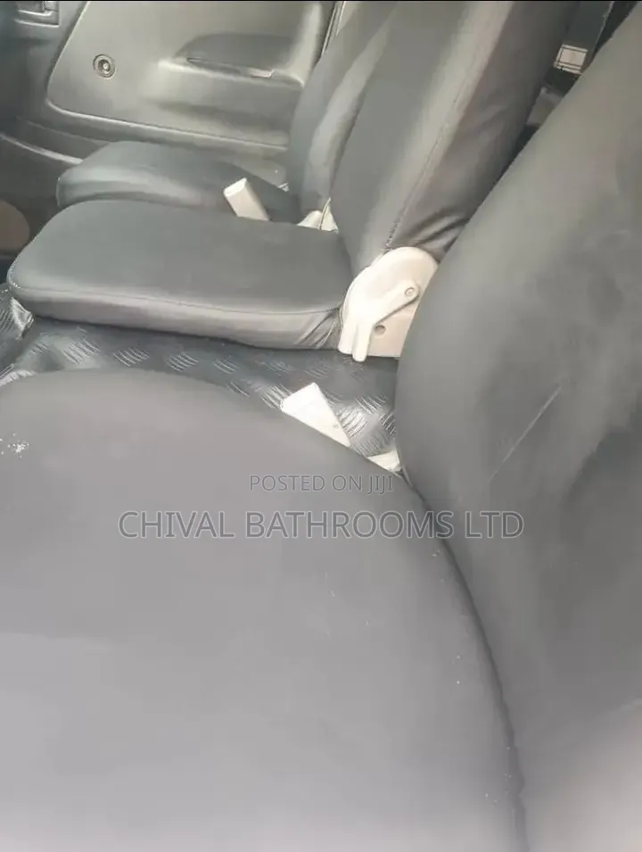 Toyota HiAce 2015 White