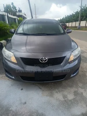 Toyota Corolla LE 4dr Sedan (1.8L 4cyl 4A) 2010 Gray