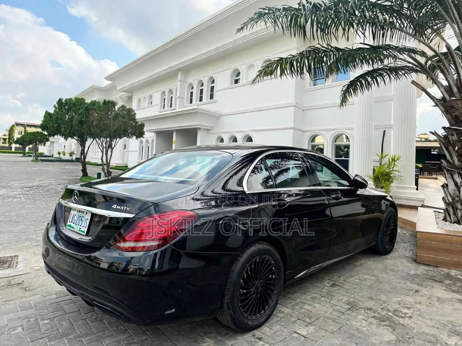 Luxury Mercedes-Benz C300 for Rent