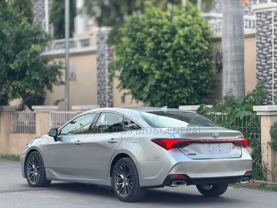 Toyota Avalon 2021 Silver