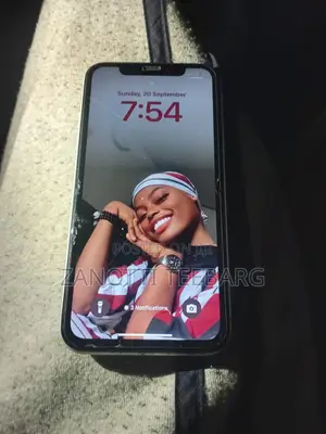 Apple iPhone XR 64 GB White