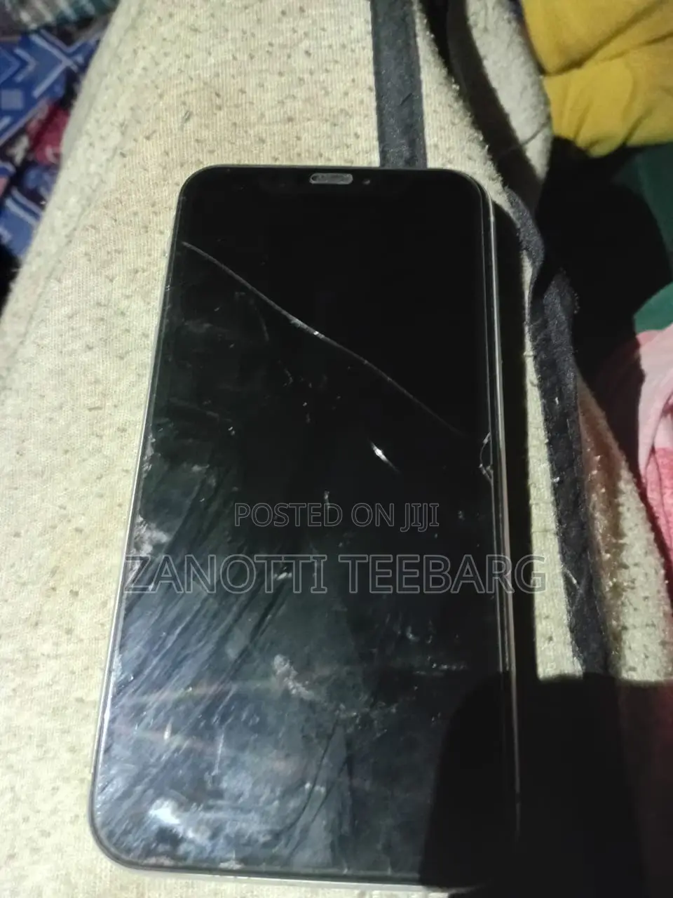 Apple iPhone XR 64 GB White