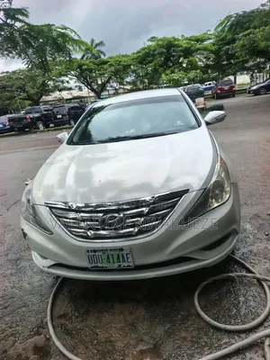 Hyundai Elantra 2012 White