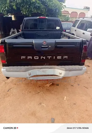 Nissan Frontier Automatic 2005 Black