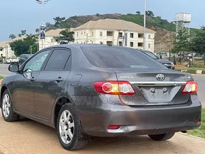 Toyota Corolla Base 4dr Sedan (1.8L 4cyl 5M) 2011 Gray