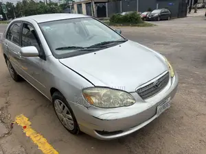 Toyota Corolla LE 2005 Silver