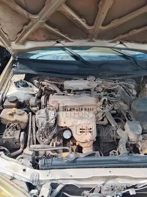 Toyota Camry 2000 Gold