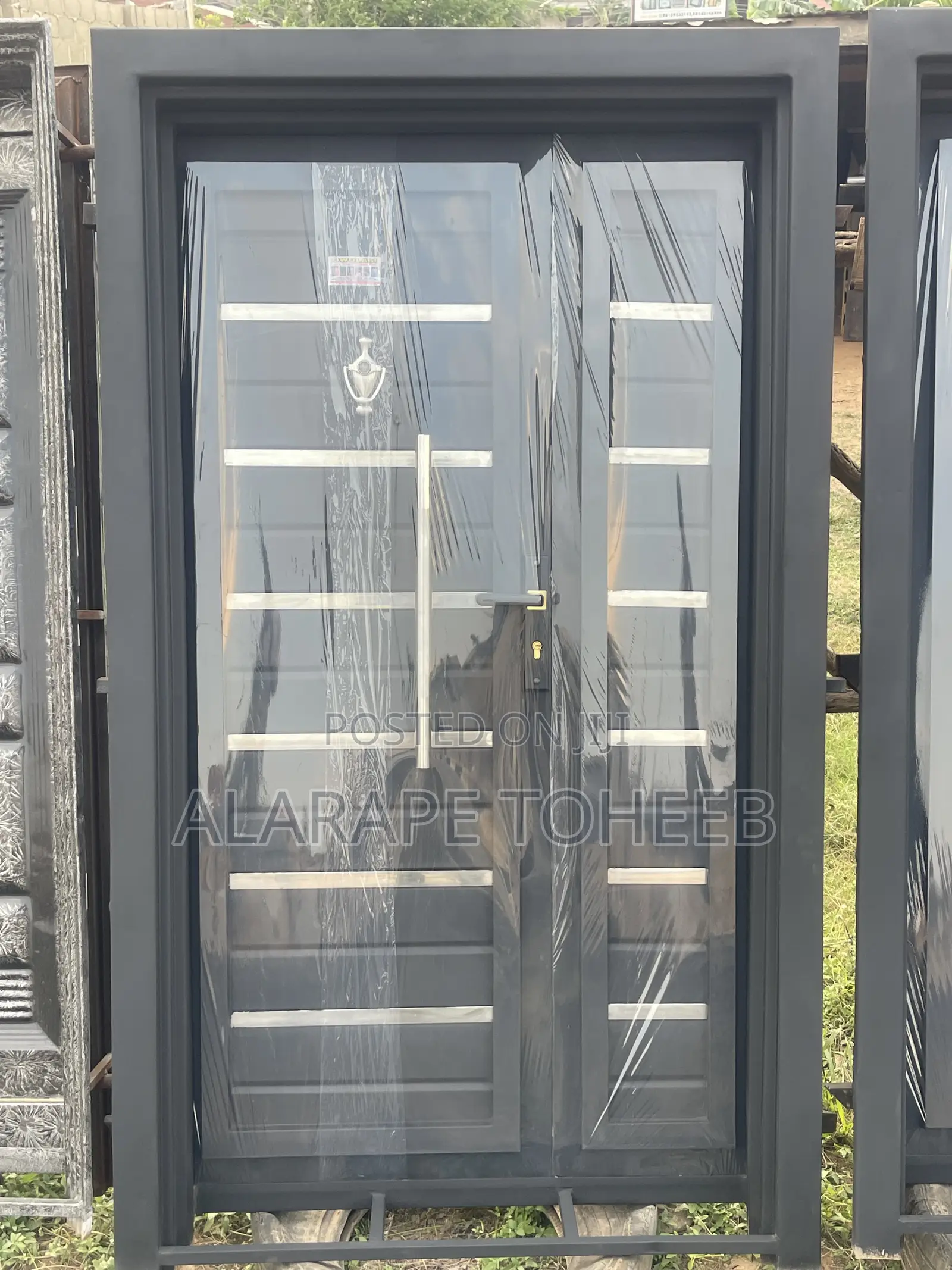 Iron Padded Door With Stillness Handles
