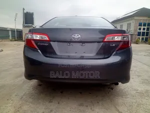 Toyota Camry LE 4dr Sedan (2.5L 4cyl 6A) 2016
