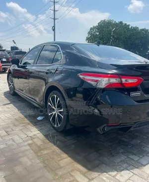 Toyota Camry SE (2.5L 4cyl 8A) 2019 Black