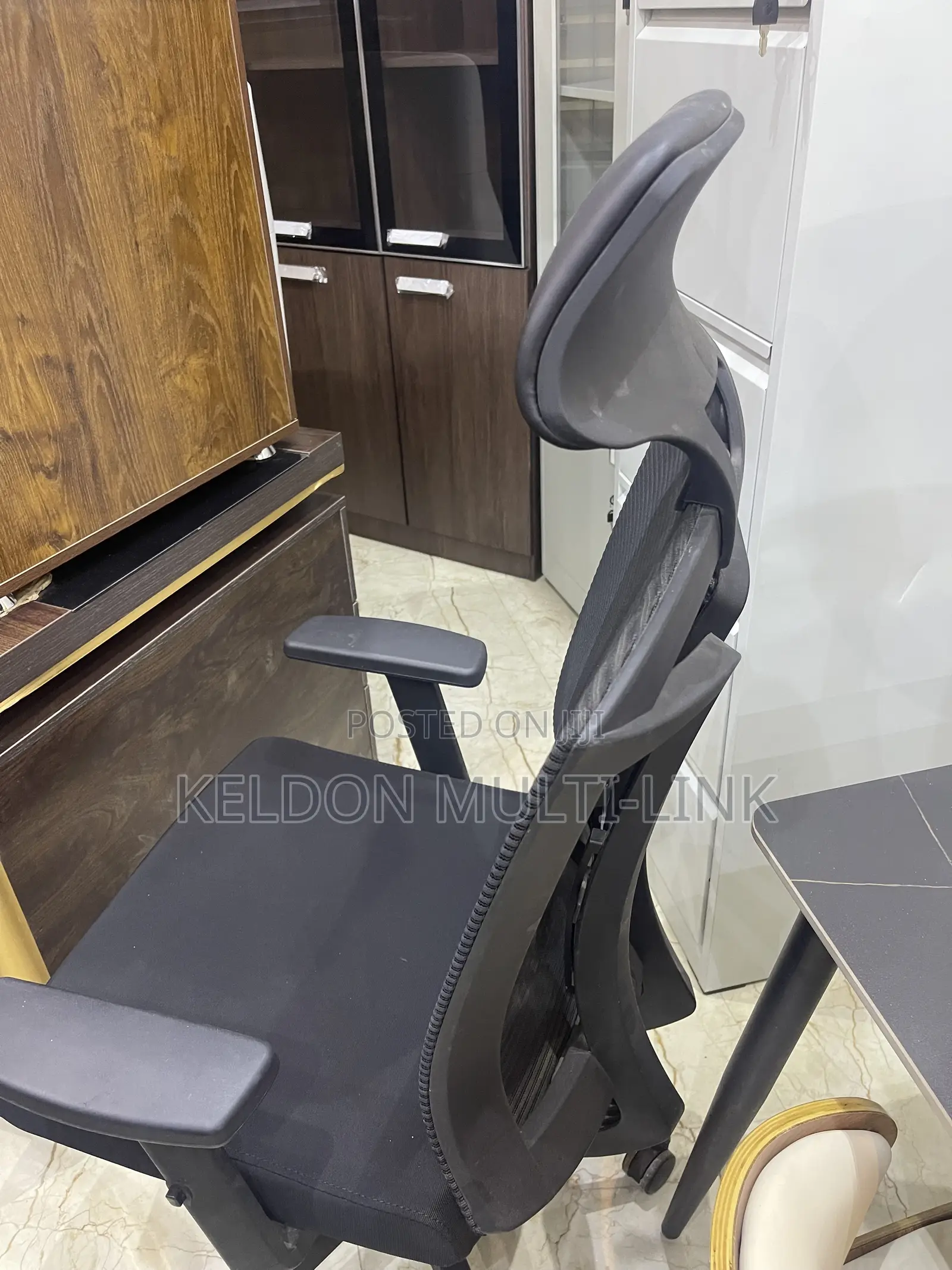 Smart Ergonomic Swivel Chair