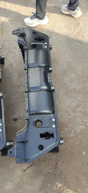 Mercedes Benz 2020-2025 Gle Front Cut.
