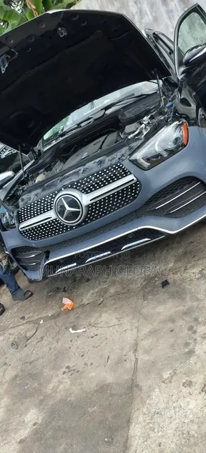 Mercedes Benz 2020-2025 Gle Front Cut.