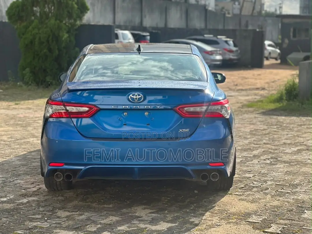 Toyota Camry 2019 Blue