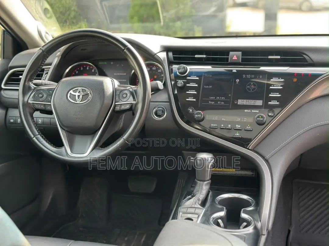 Toyota Camry 2019 Blue