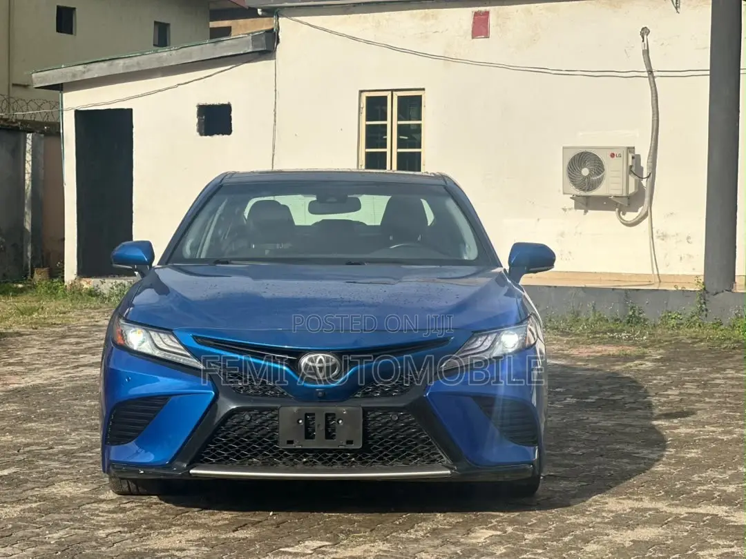 Toyota Camry 2019 Blue