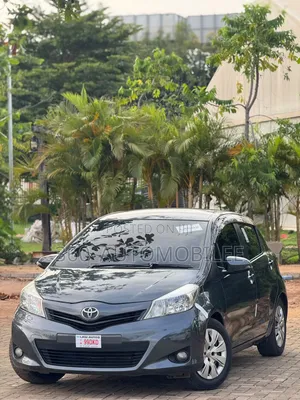 Toyota Yaris 2013 Gray