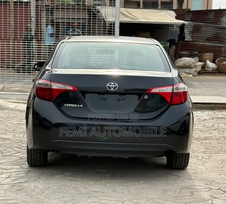 Toyota Corolla 2015 Black