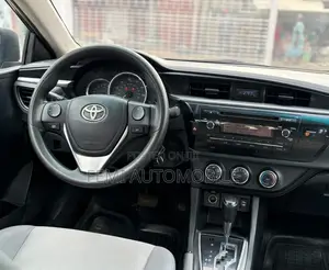 Toyota Corolla 2015 Black