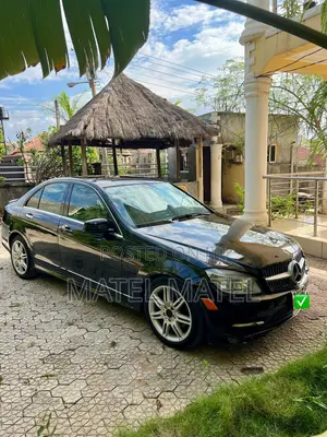 Mercedes-Benz C300 2011 Black
