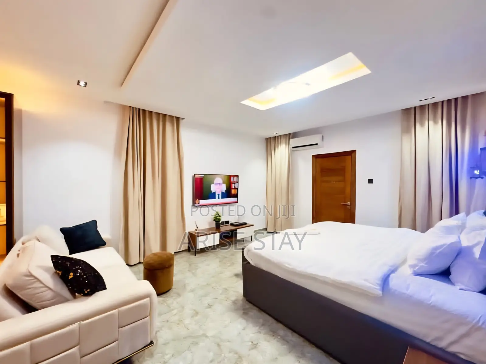 Luxury 3-Bedroom Shortlet With Ps5 Bq | Ikeja Gra