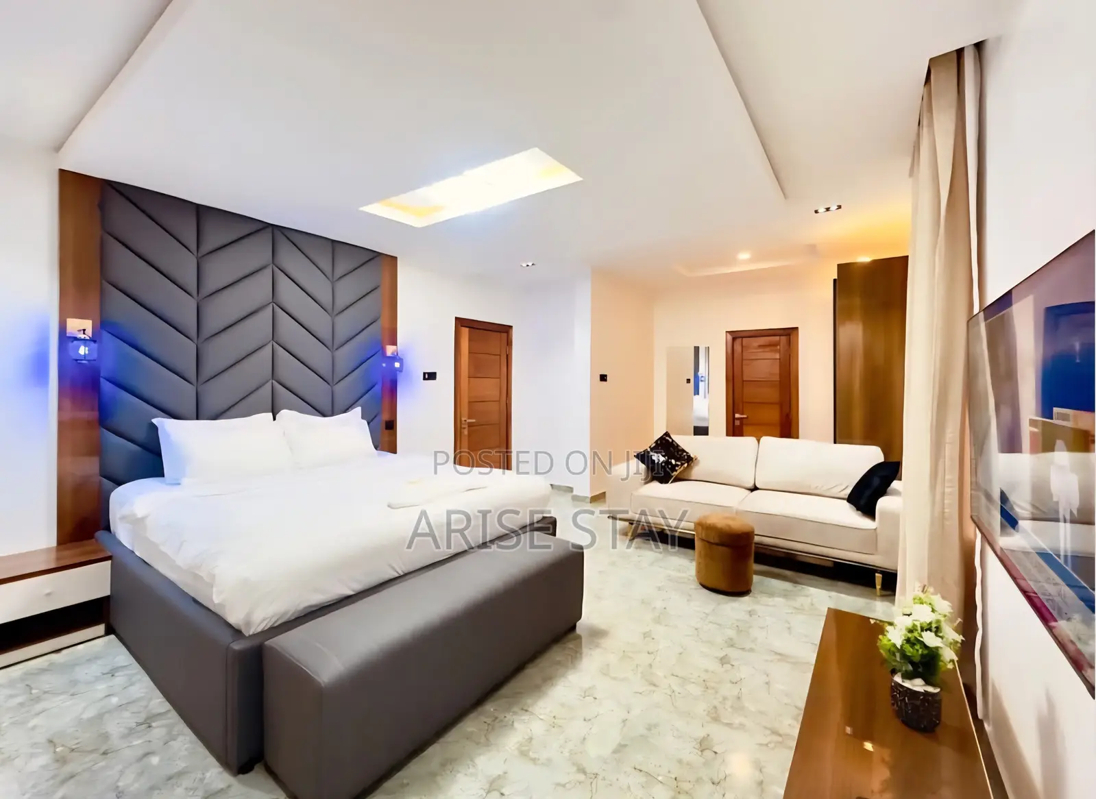 Luxury 3-Bedroom Shortlet With Ps5 Bq | Ikeja Gra