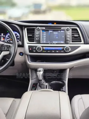 Toyota Highlander XLE V6 4x4 (3.5L 6cyl 6A) 2016 Silver