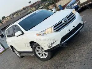 Toyota Highlander Limited 2012 White