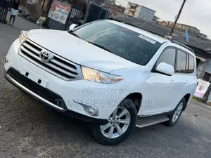 Toyota Highlander Limited 2012 White