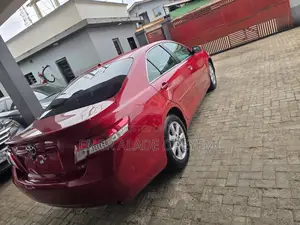 Toyota Camry LE 4dr Sedan (2.5L 4cyl 6A) 2011 Red