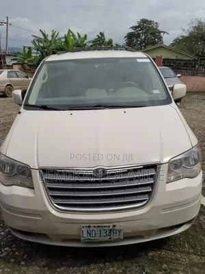 Dodge Caravan 2009 White