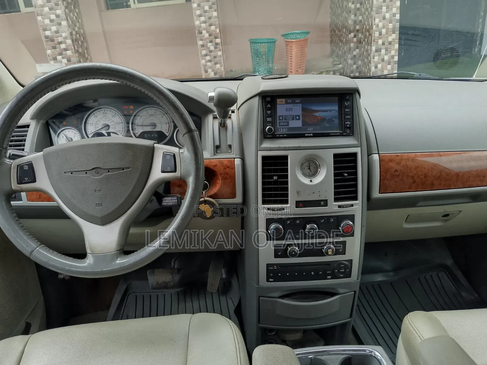 Dodge Caravan 2009 White