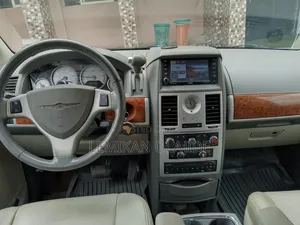 Dodge Caravan 2009 White