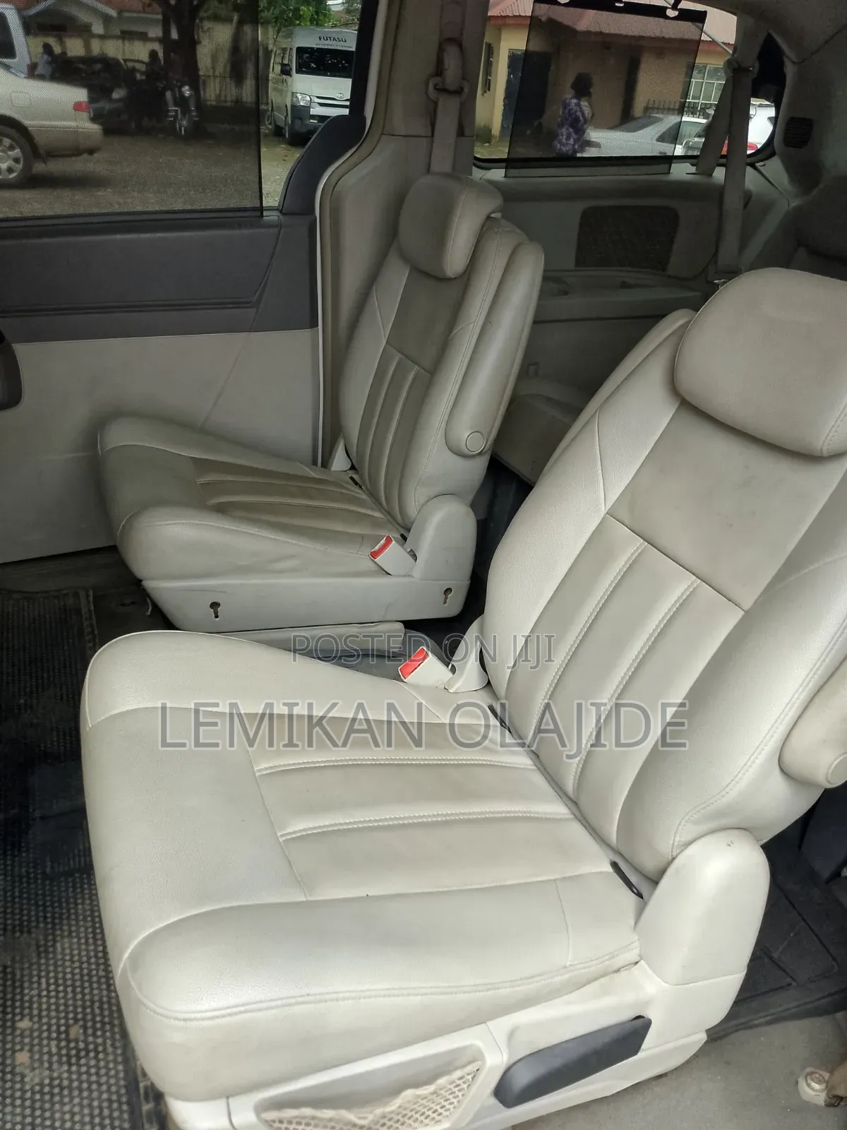 Dodge Caravan 2009 White