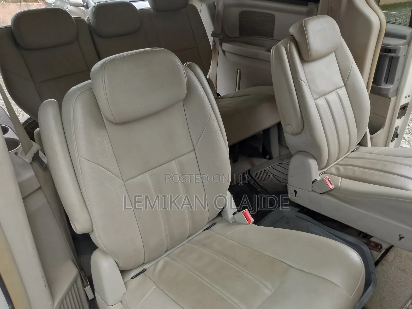 Dodge Caravan 2009 White