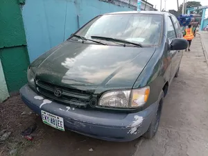 Toyota Sienna 2002 Green