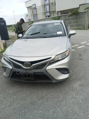 Toyota Camry SE (2.5L 4cyl 8A) 2019 Silver