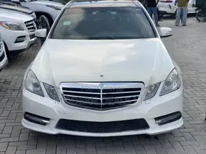 Mercedes-Benz E350 Base 4Matic Sedan AWD (3.5L 6cyl 7A) 2013 White
