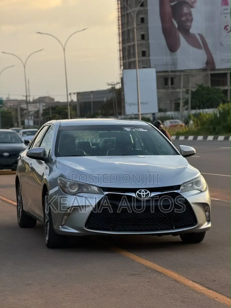 Toyota Camry 2016 Silver
